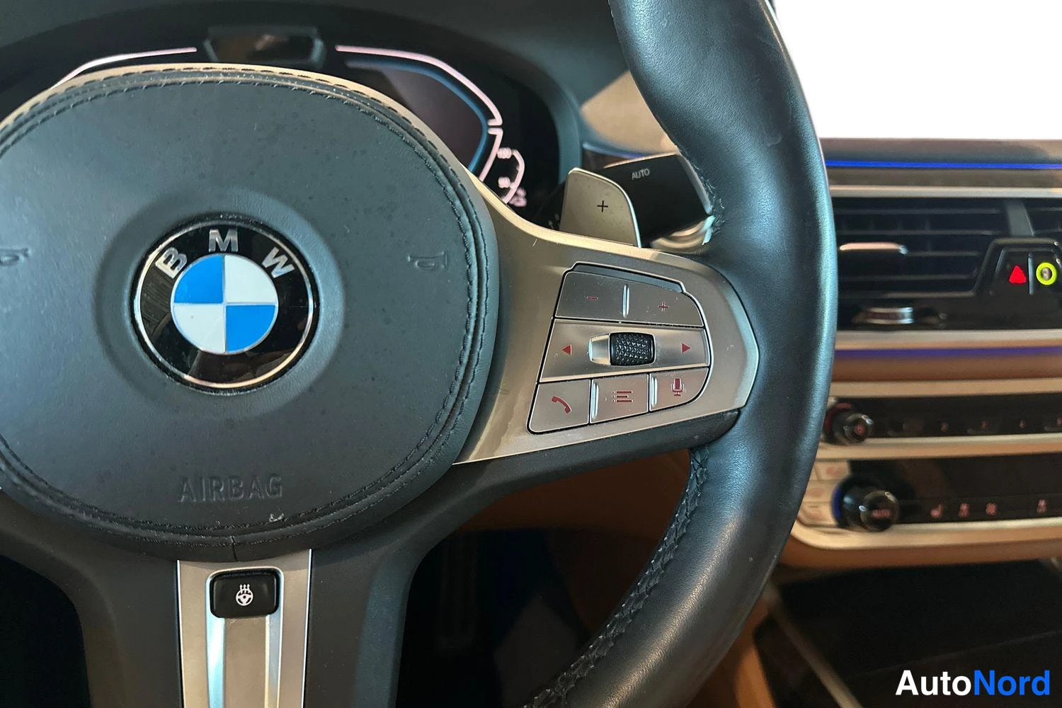 Harmaa BMW 745 2020, yksityiskohta, kuva 19