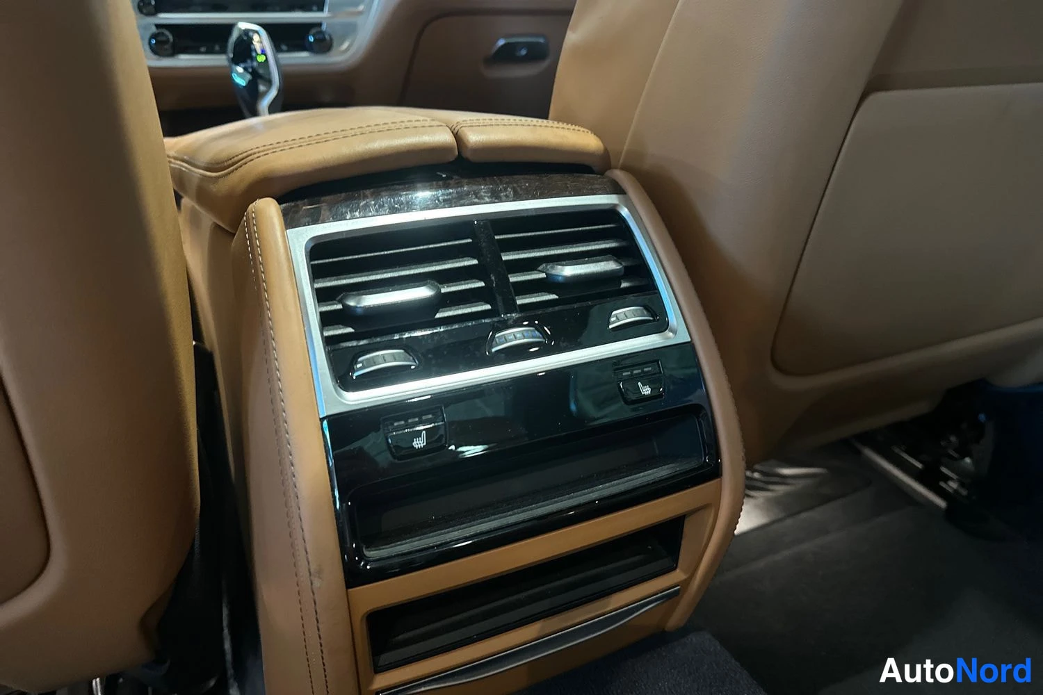 Harmaa BMW 745 2020, yksityiskohta, kuva 20