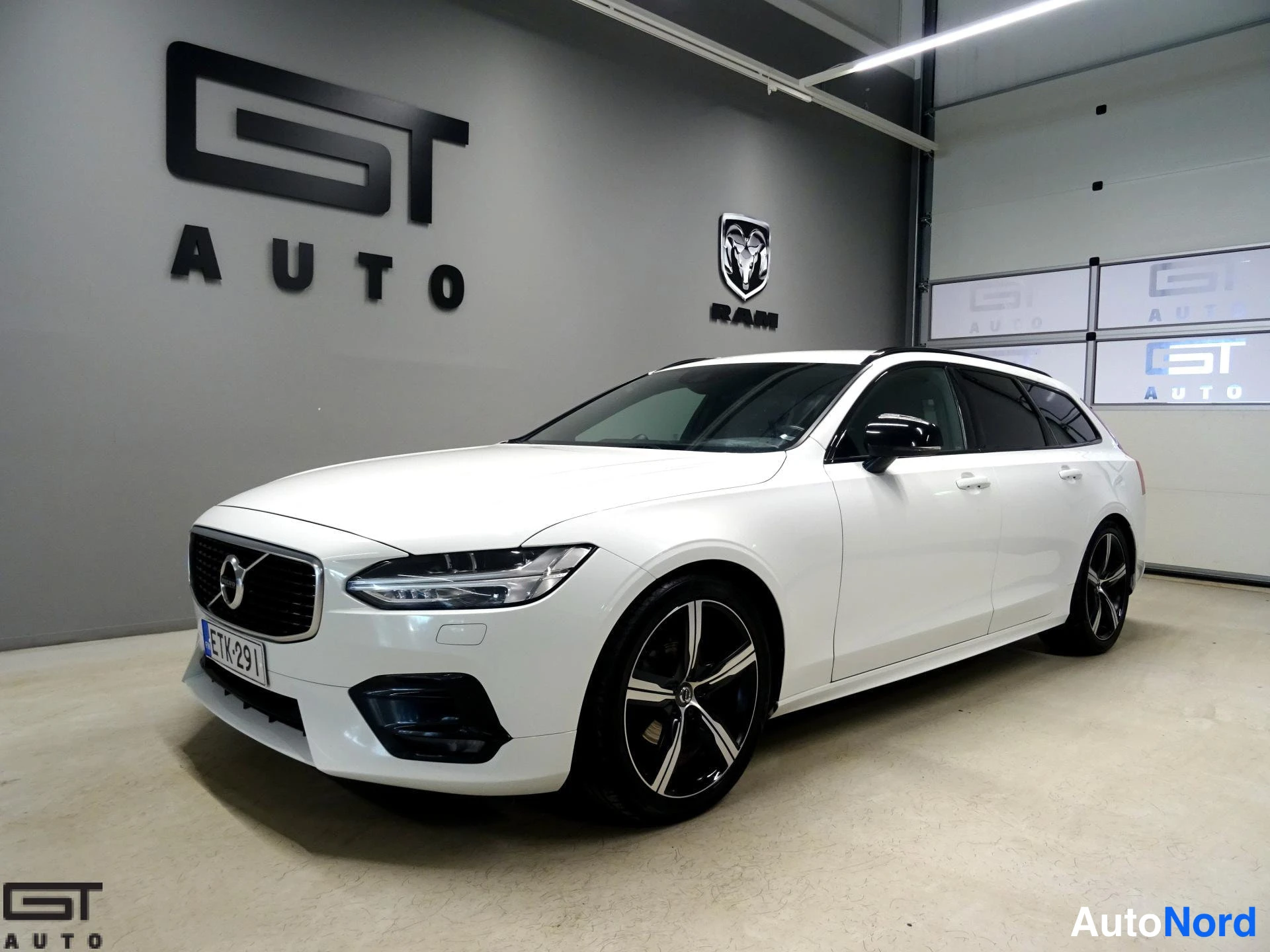 Volvo V90 D4 R-Design 2020