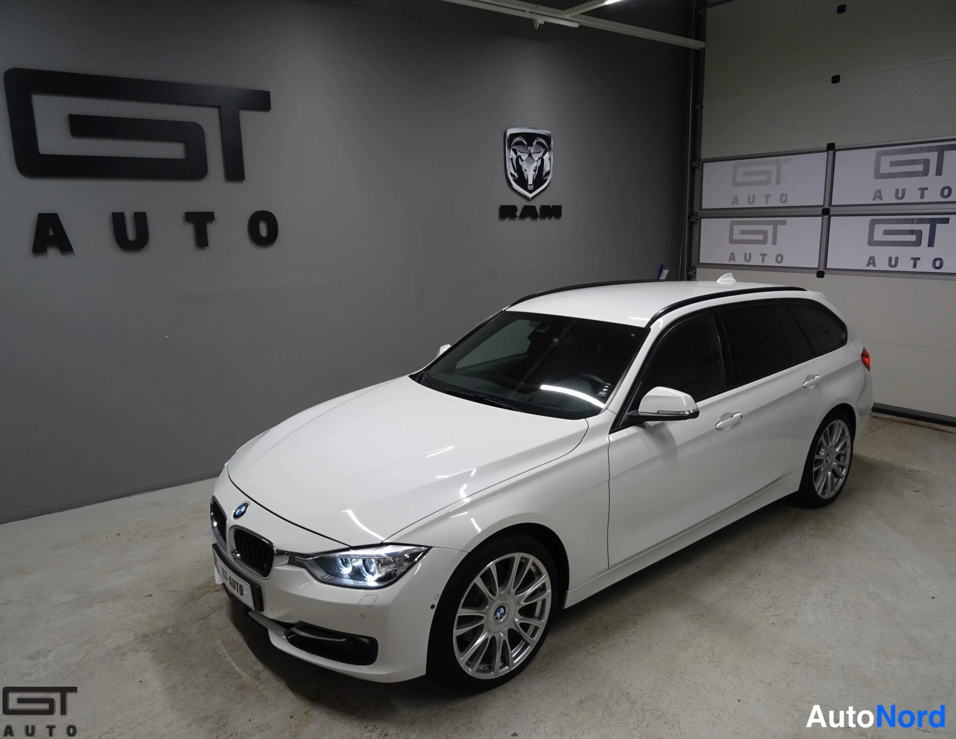 BMW 330d xDrive Individual Touring 2014