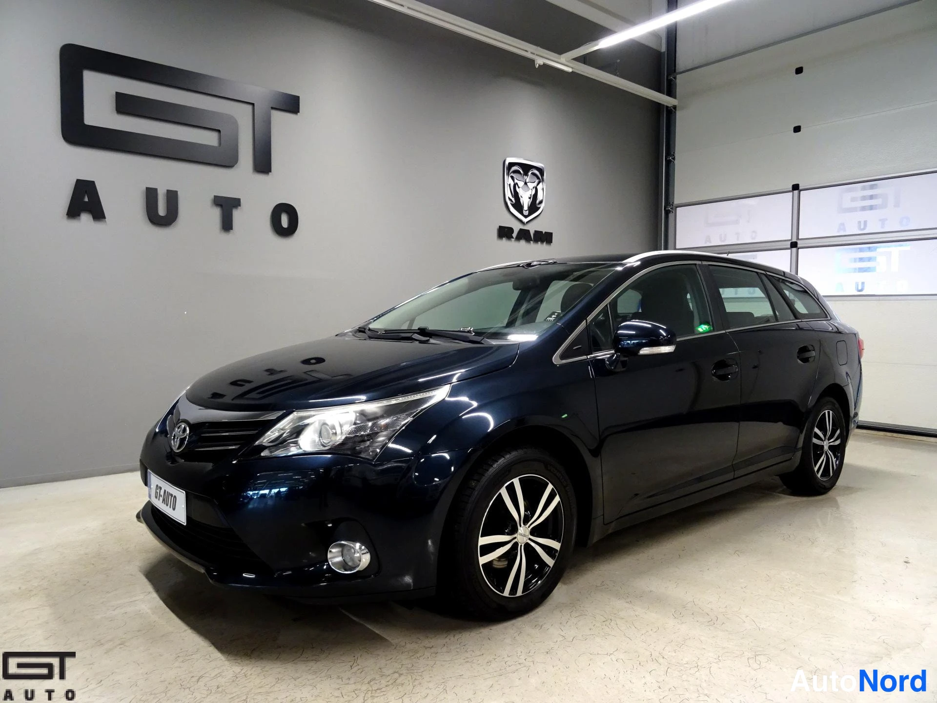 Toyota Avensis 2013