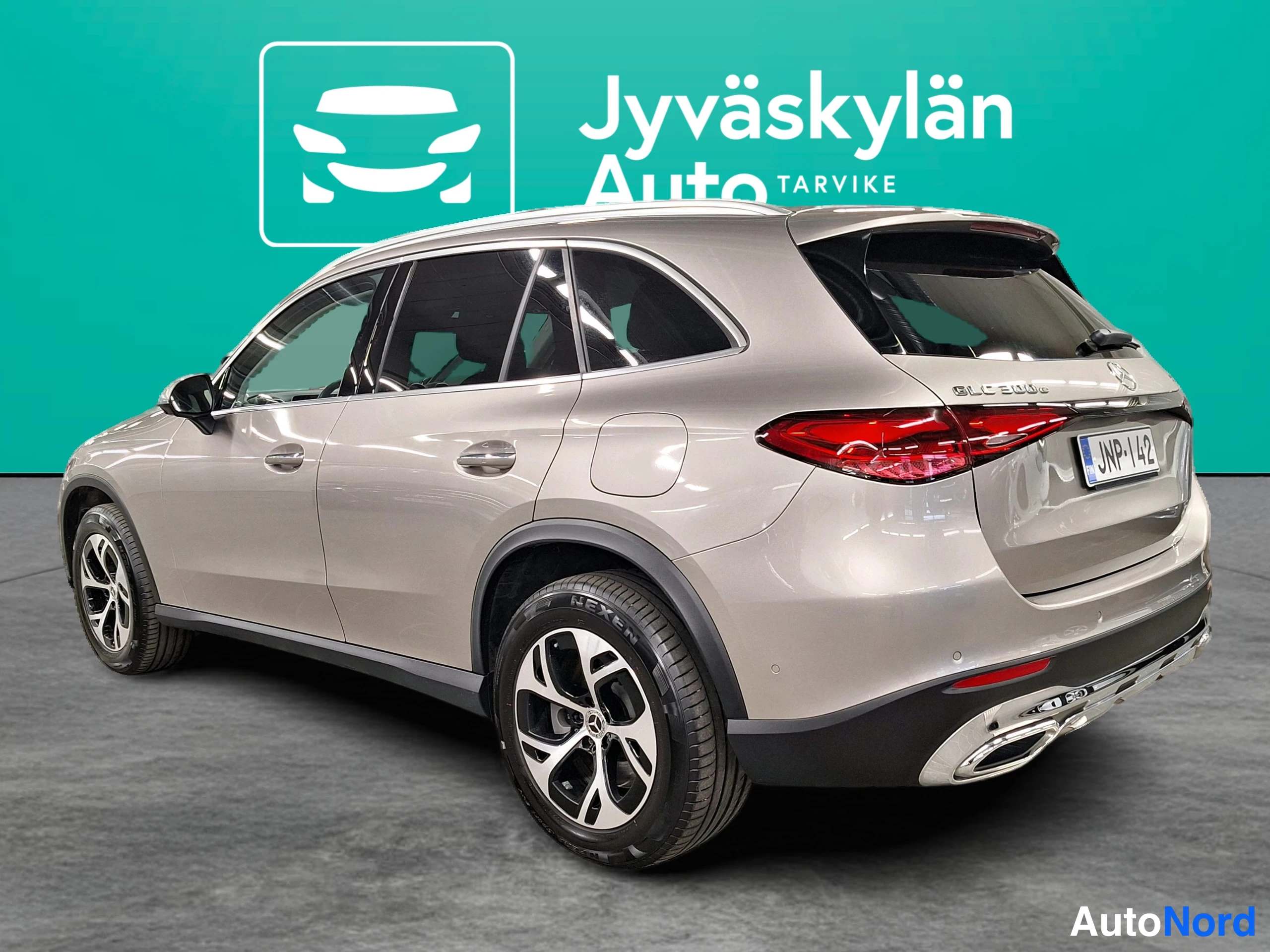 Harmaa Mercedes-Benz GLC 2024, takaviisto, kuva 12