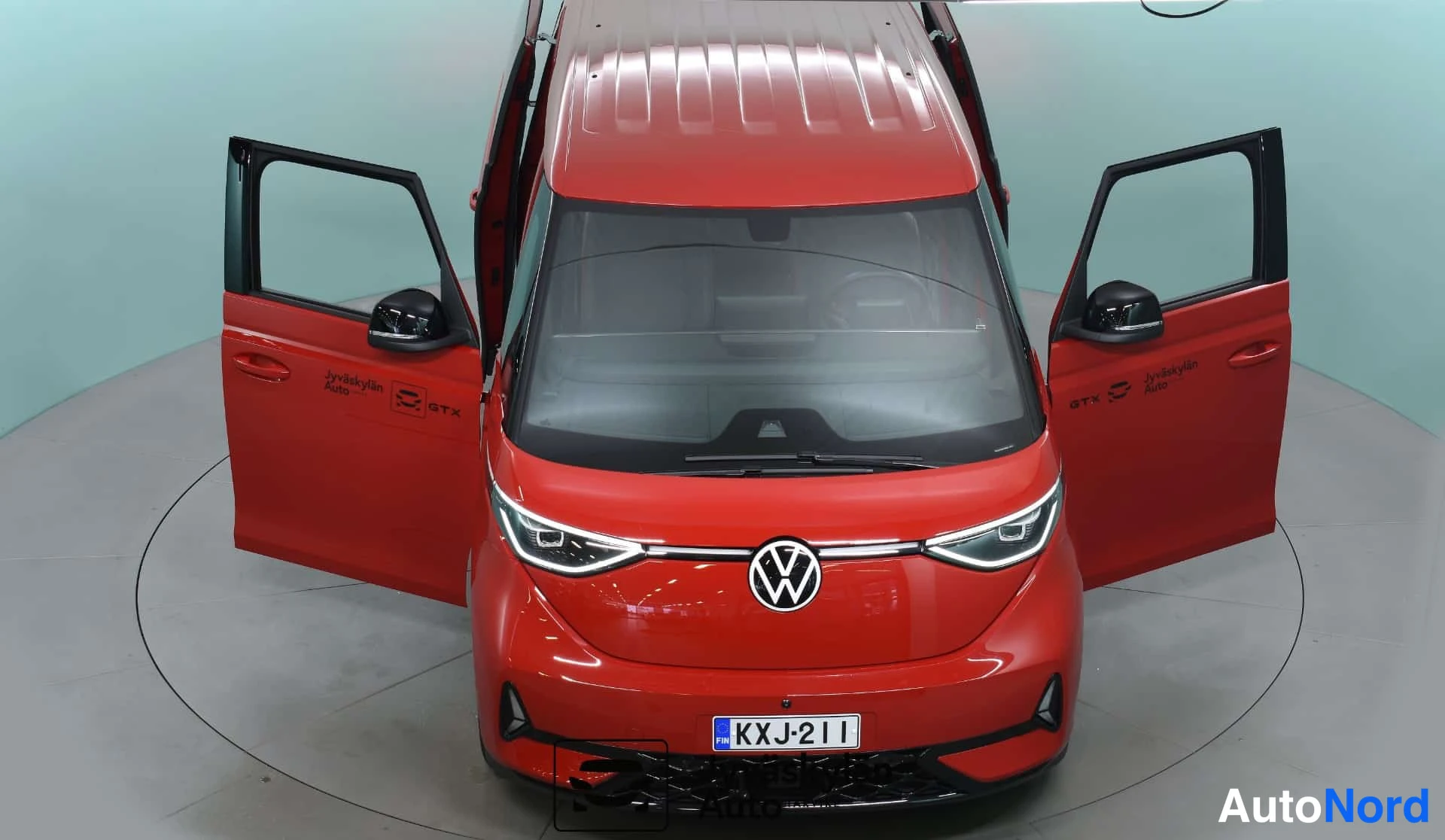 Punainen Volkswagen ID. Buzz 2025, edestä, kuva 6