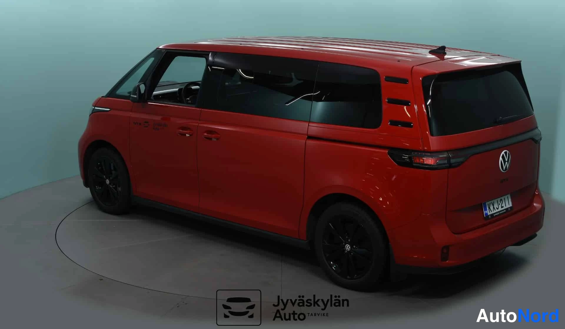 Punainen Volkswagen ID. Buzz 2025, takaviisto, kuva 10