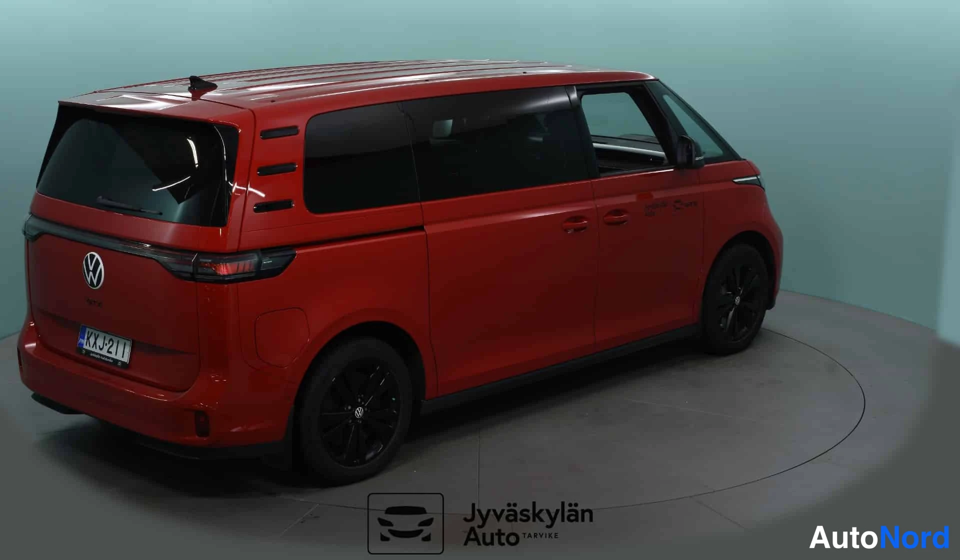 Punainen Volkswagen ID. Buzz 2025, takaviisto, kuva 8