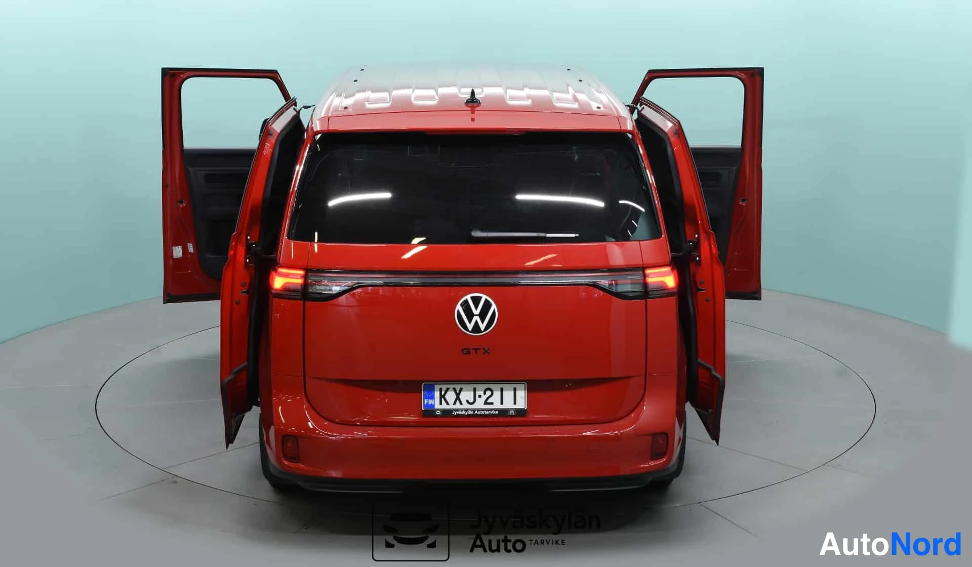 Punainen Volkswagen ID. Buzz 2025, takaa, kuva 11
