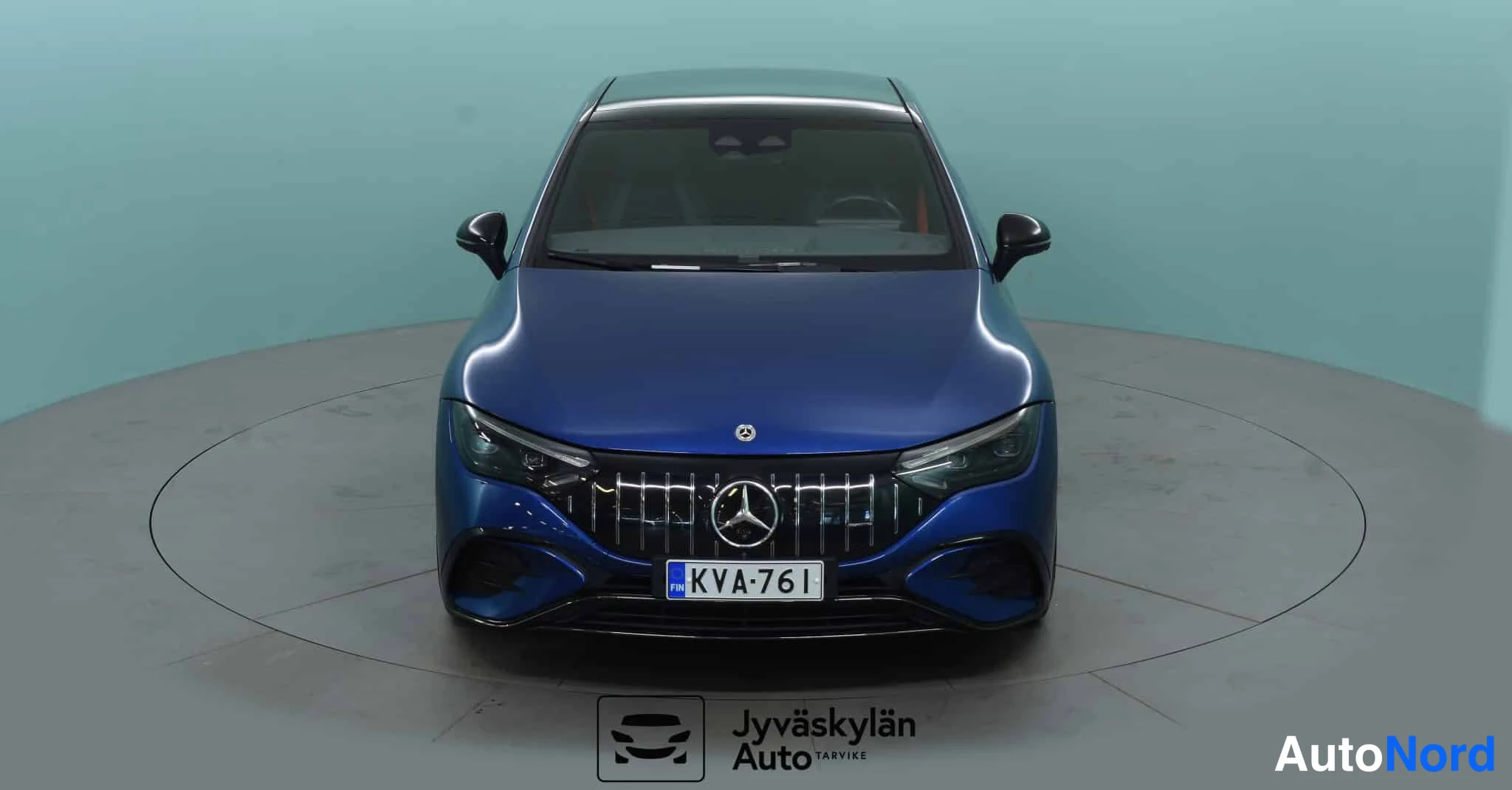 Sininen Mercedes-Benz EQE 2022, edestä, kuva 8