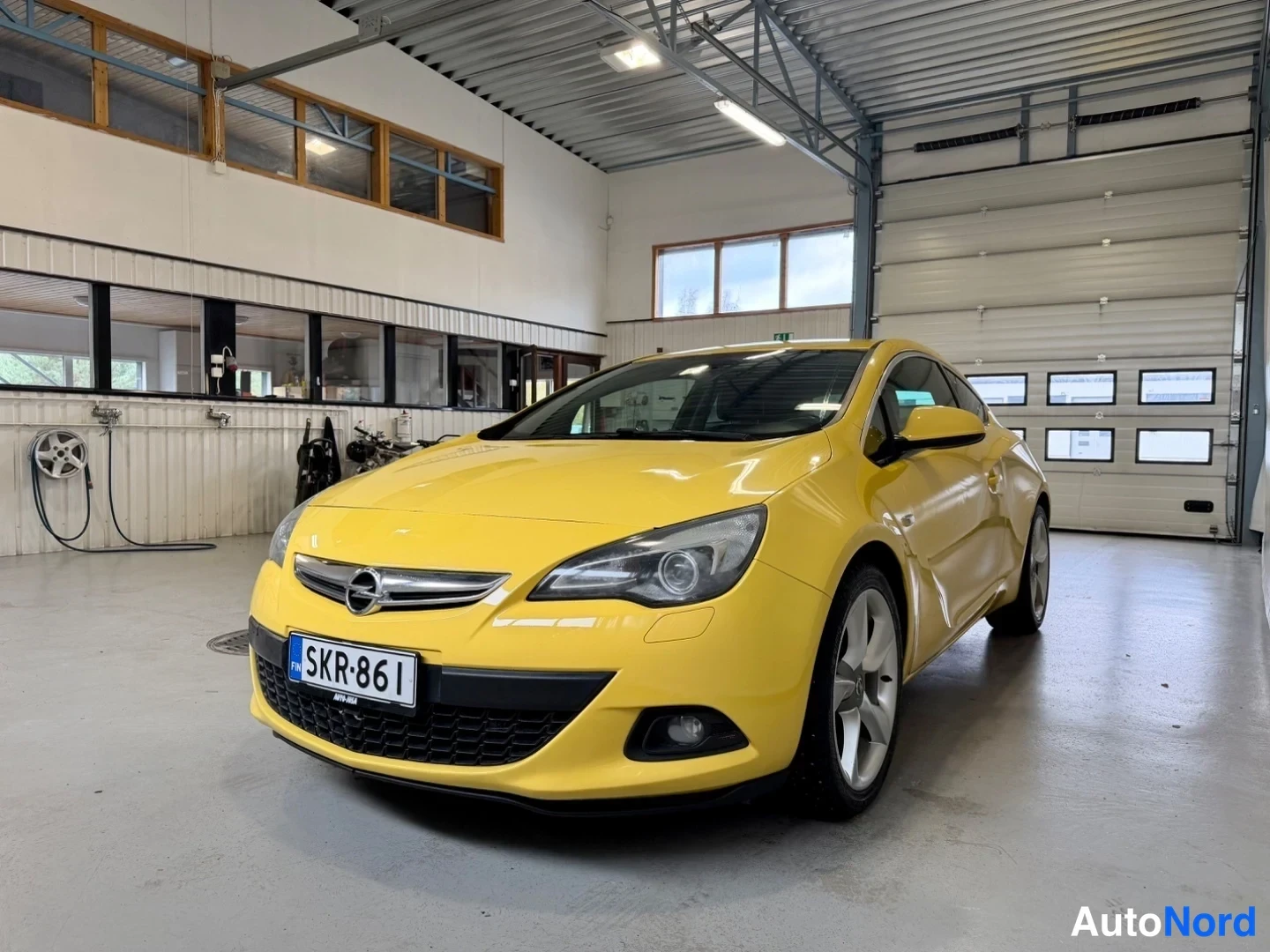 Opel Astra GTC Sport 2013