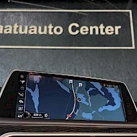 Musta BMW 740e 2016, yksityiskohta, kuva 14