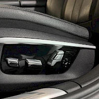 Musta BMW 740e 2016, yksityiskohta, kuva 8