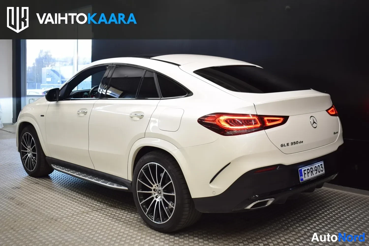 Valkoinen Mercedes-Benz GLE 350 de 4MATIC 2021, takaviisto, kuva 12