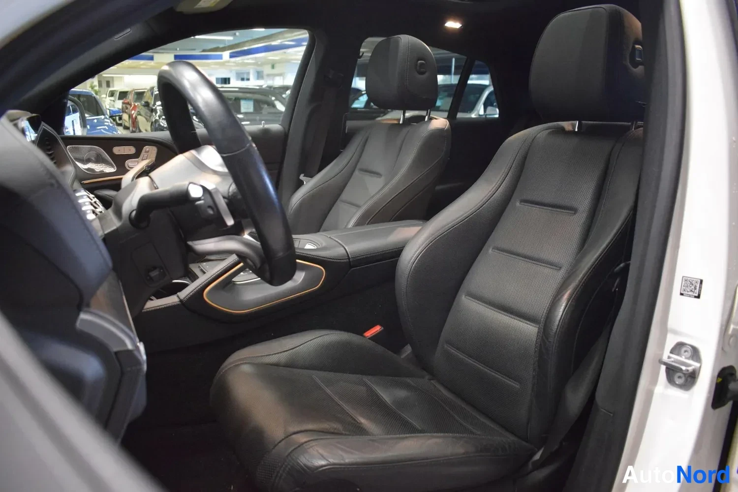 Valkoinen Mercedes-Benz GLE 350 de 4MATIC 2021, etuistuimet, kuva 19