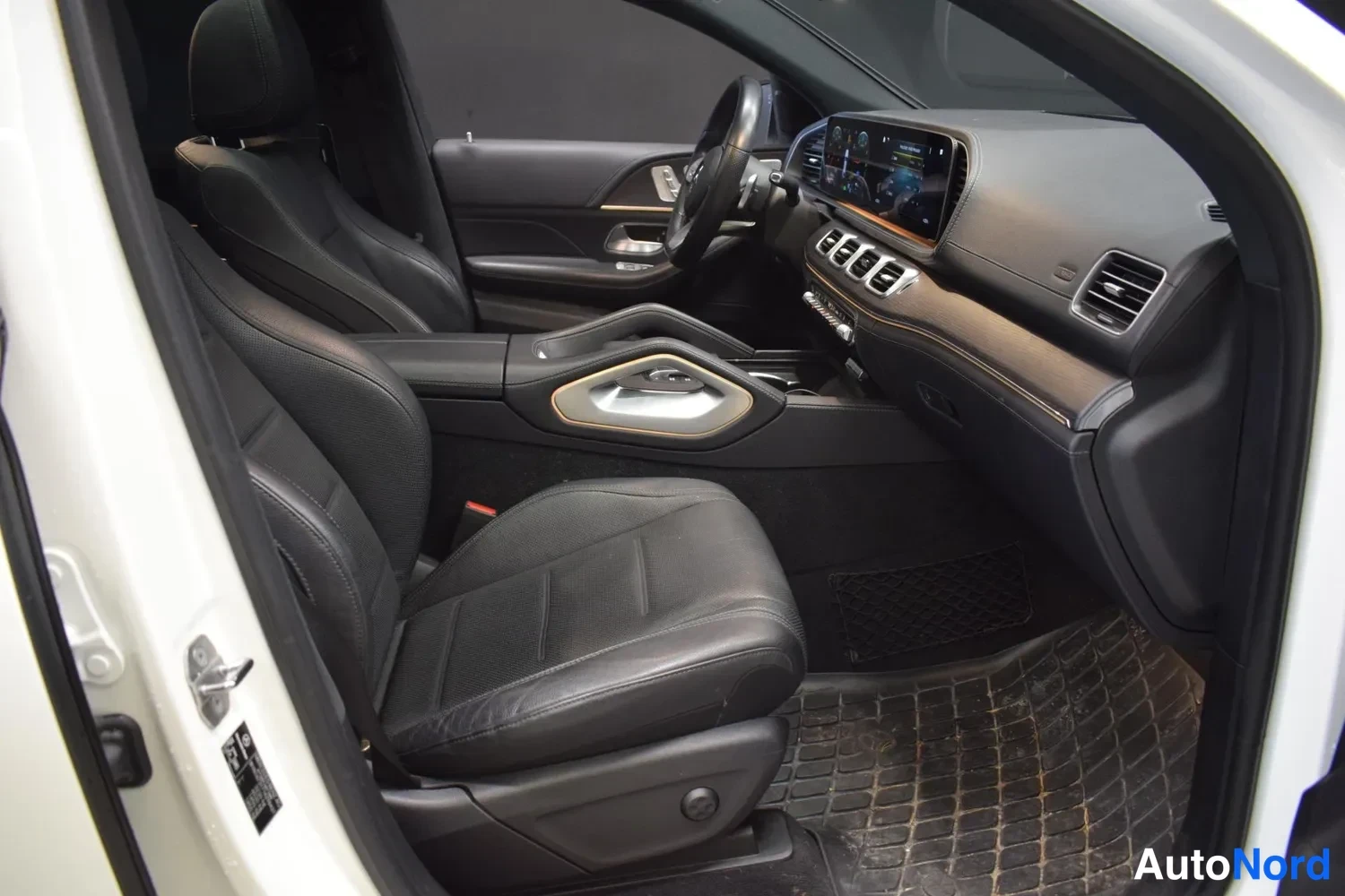 Valkoinen Mercedes-Benz GLE 350 de 4MATIC 2021, ohjaamo, kuva 17