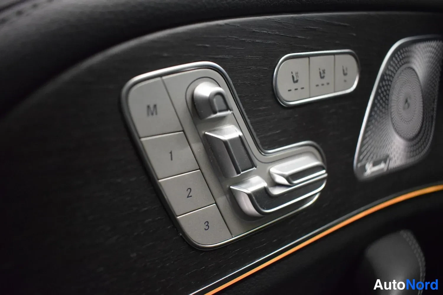 Valkoinen Mercedes-Benz GLE 350 de 4MATIC 2021, yksityiskohta, kuva 28
