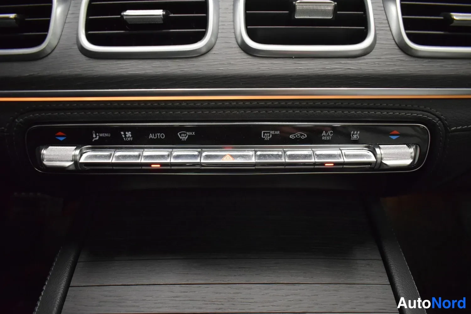 Valkoinen Mercedes-Benz GLE 350 de 4MATIC 2021, yksityiskohta, kuva 37