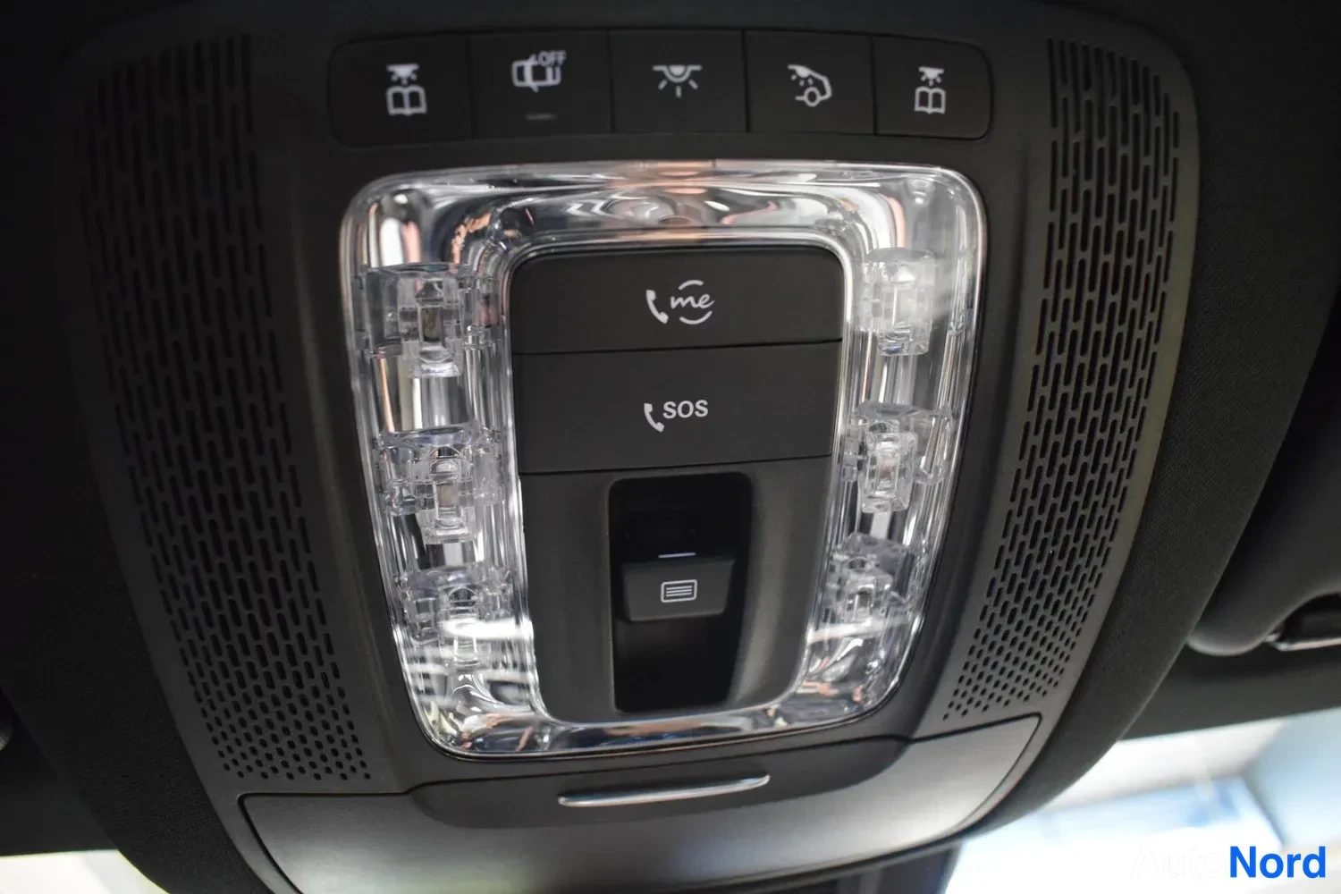 Valkoinen Mercedes-Benz GLE 350 de 4MATIC 2021, yksityiskohta, kuva 39