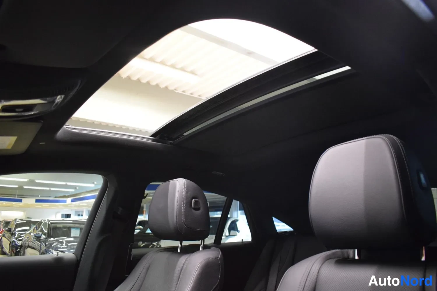 Valkoinen Mercedes-Benz GLE 350 de 4MATIC 2021, takaistuimet, kuva 23