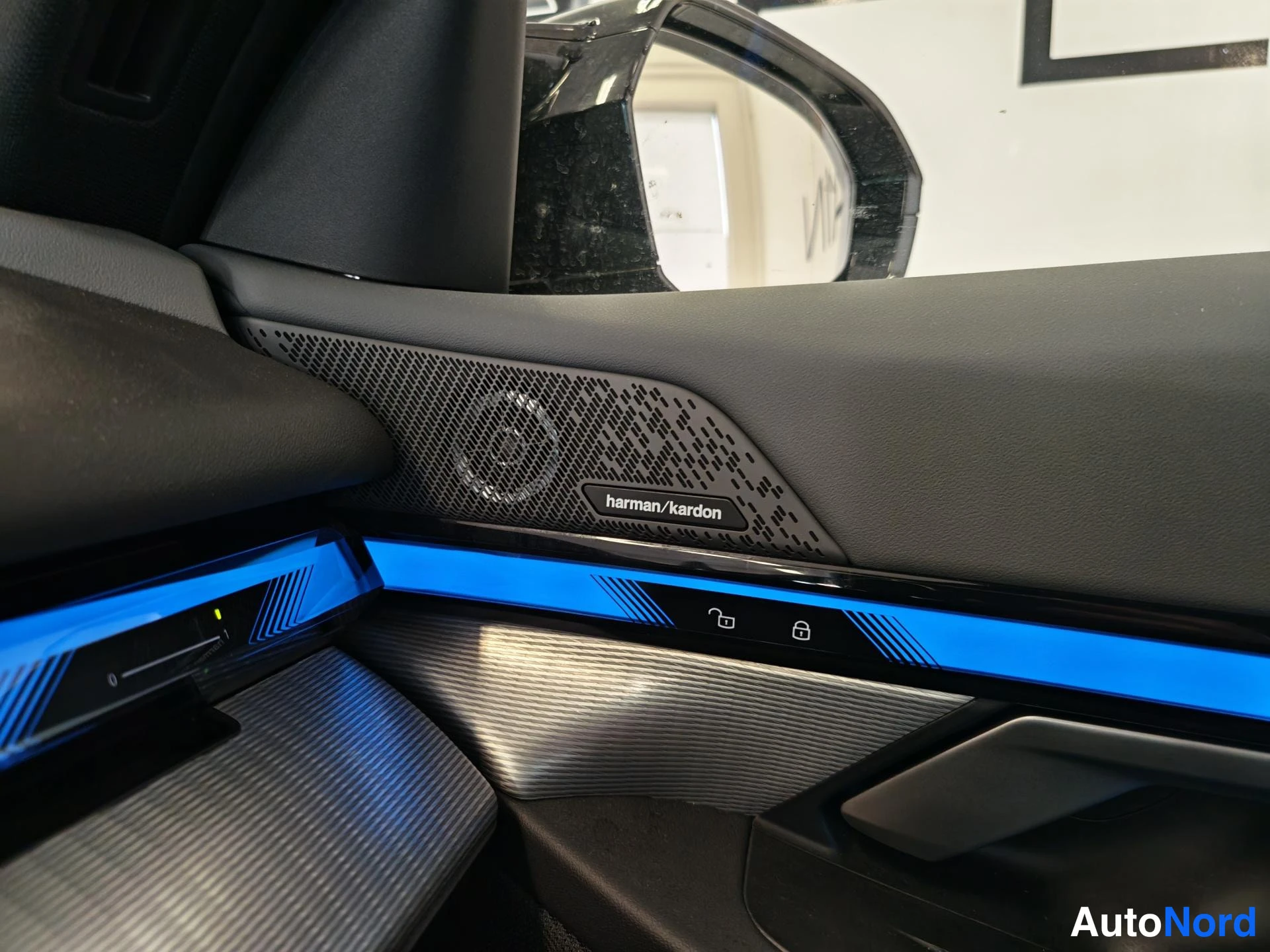 Harmaa BMW i5 2024, yksityiskohta, kuva 27