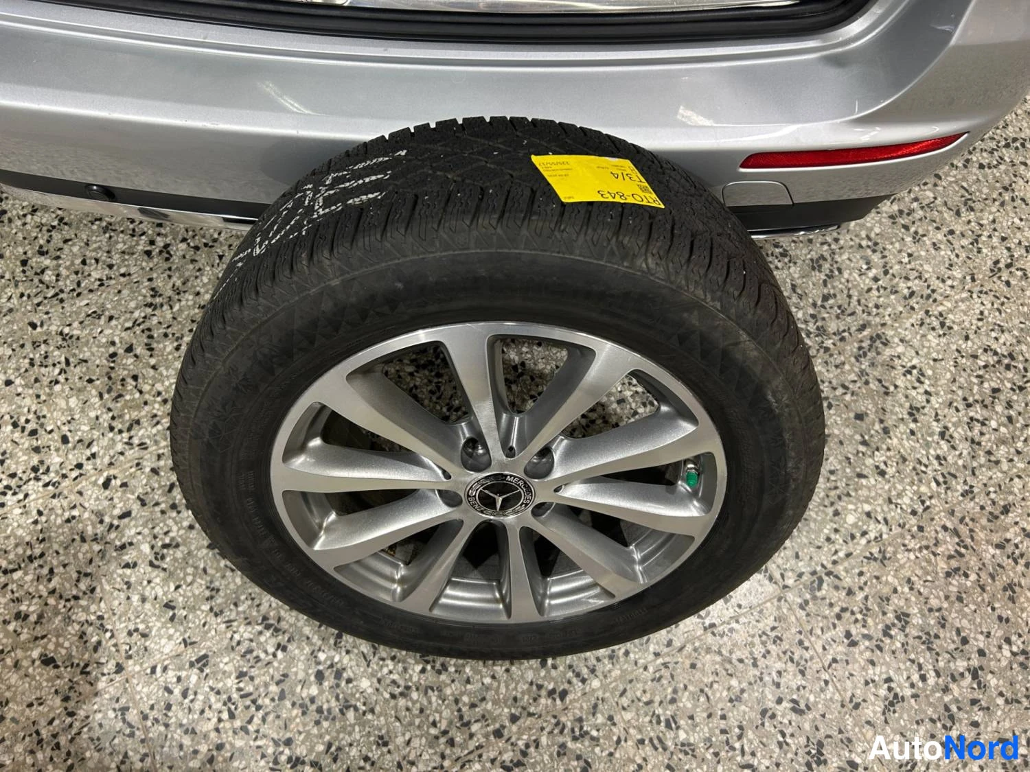 Hopea Mercedes-Benz E 220 d 2018, yksityiskohta, kuva 14