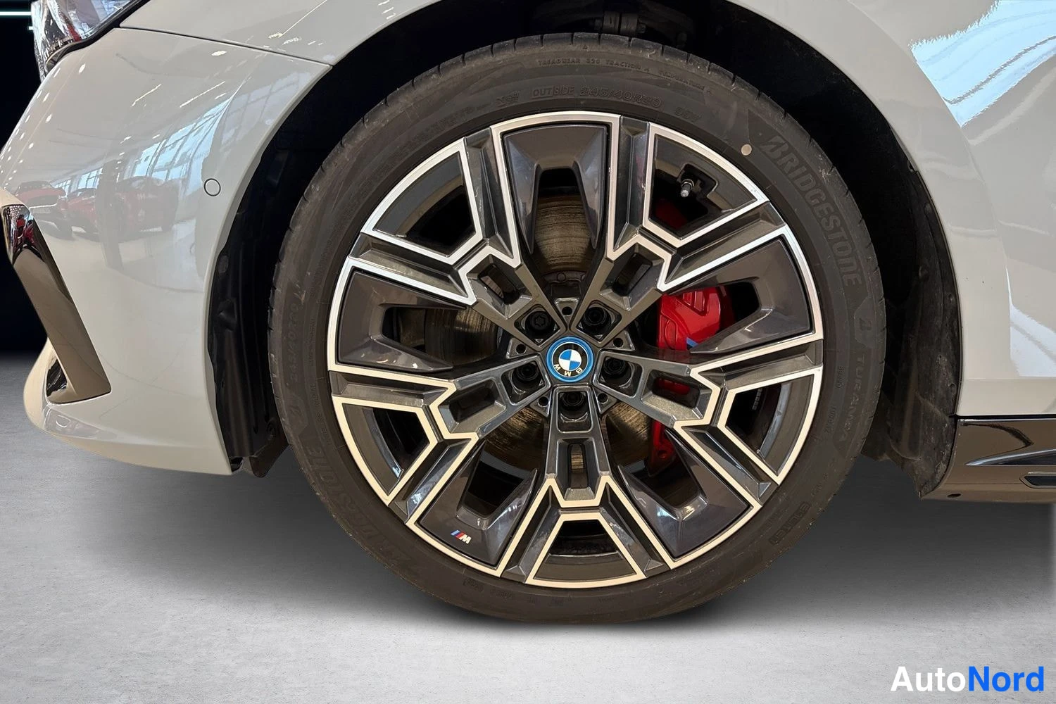Harmaa BMW i5 2024, yksityiskohta, kuva 14
