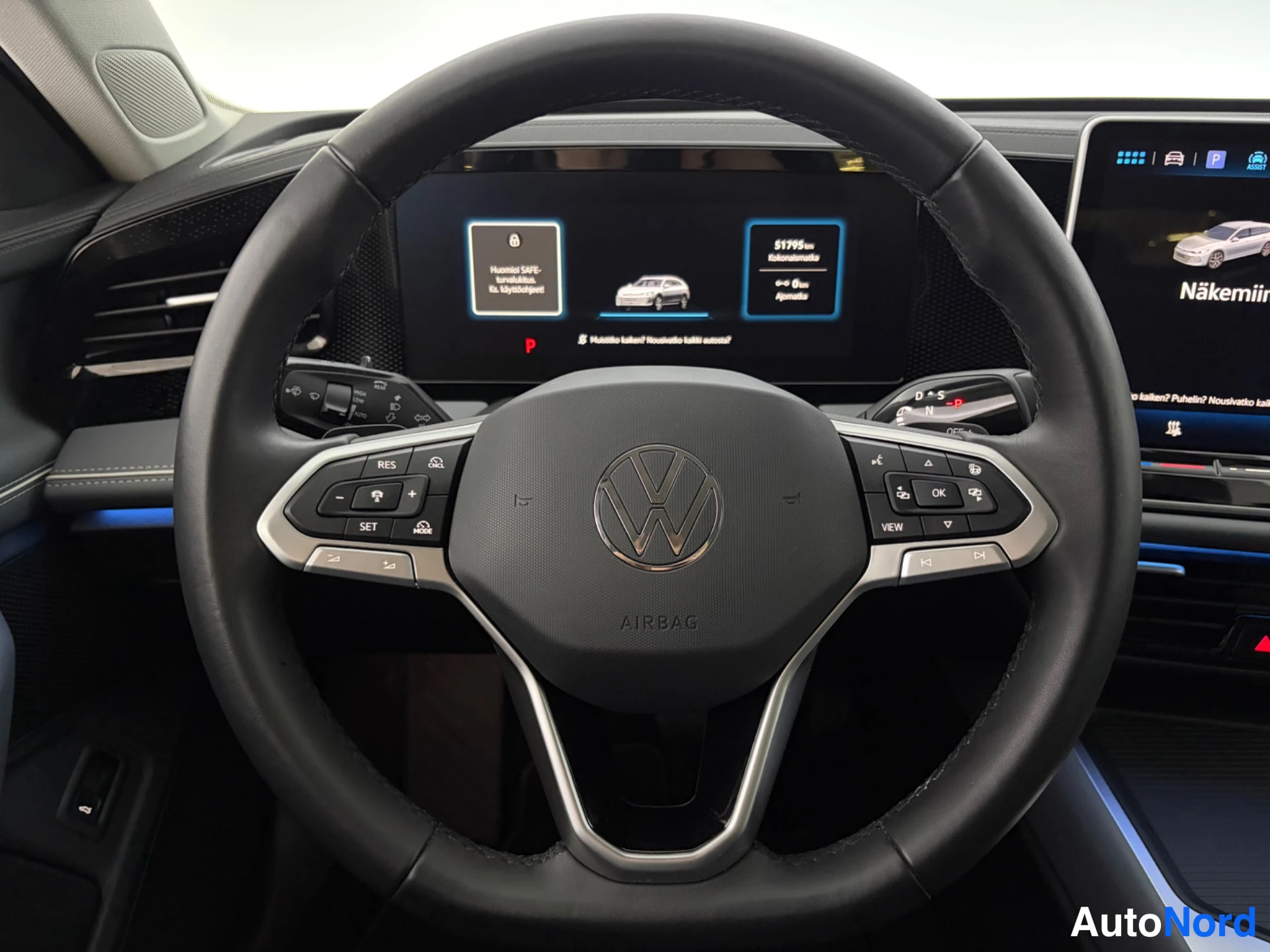 Valkoinen Volkswagen Passat 2024, kuva 27