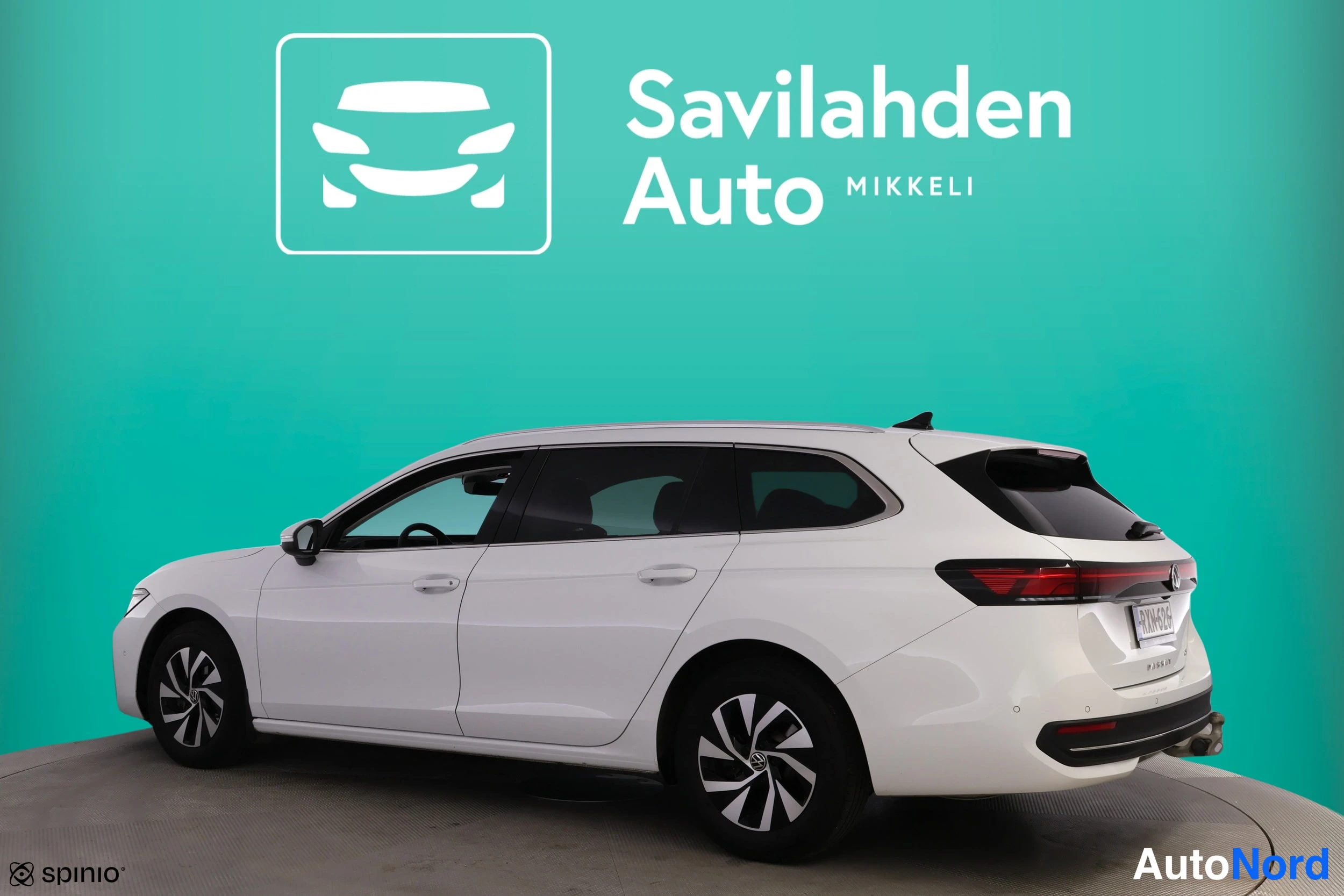 Valkoinen Volkswagen Passat 2024, kuva 4