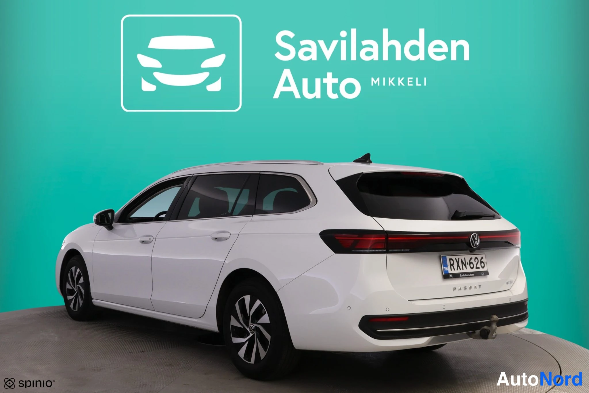 Valkoinen Volkswagen Passat 2024, kuva 5