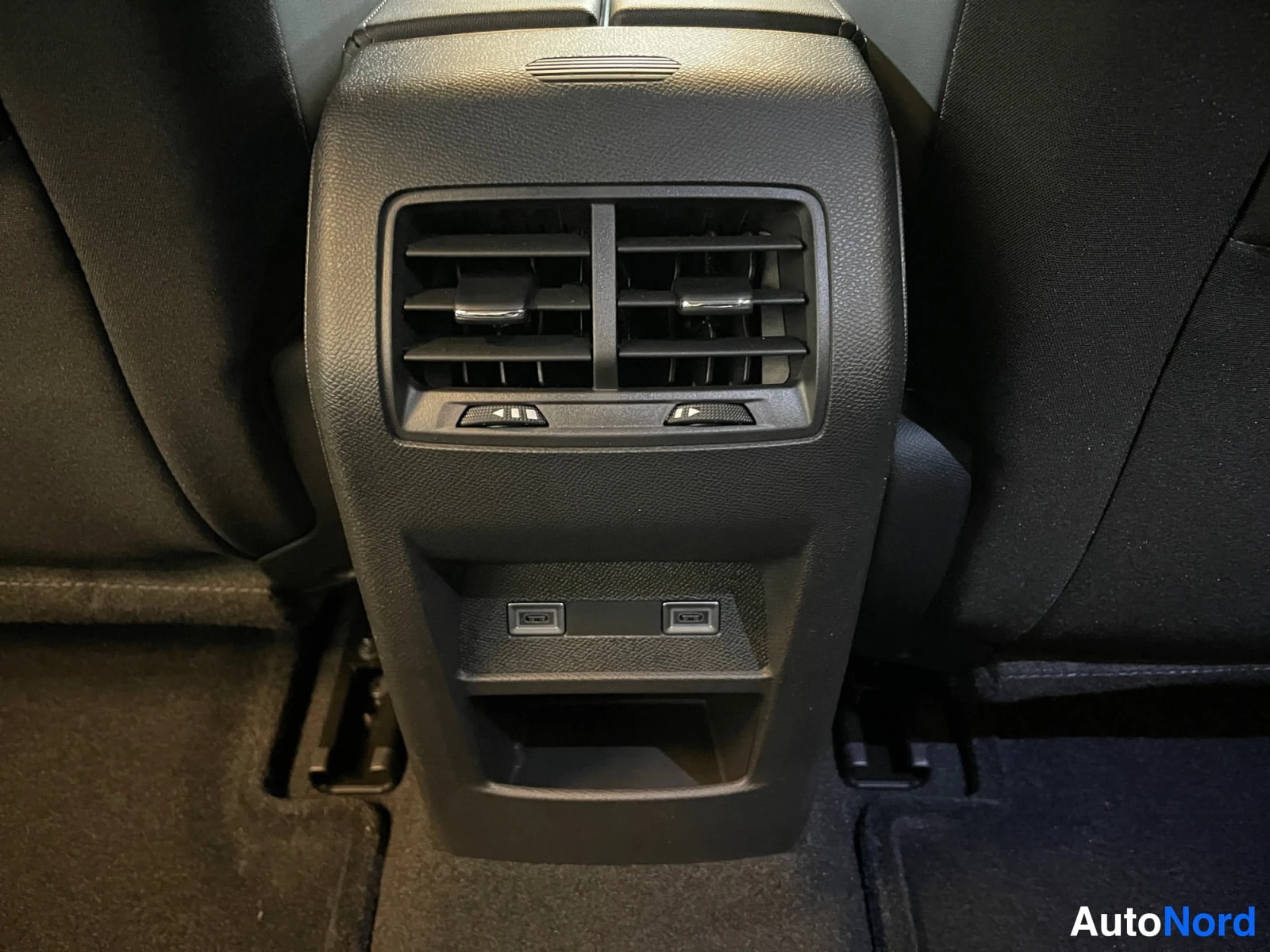 Vihreä Peugeot 408 2026, yksityiskohta, kuva 24