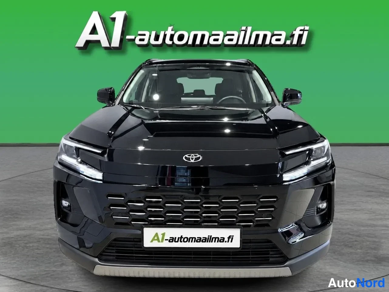 Musta Toyota RAV4 2026, edestä, kuva 4