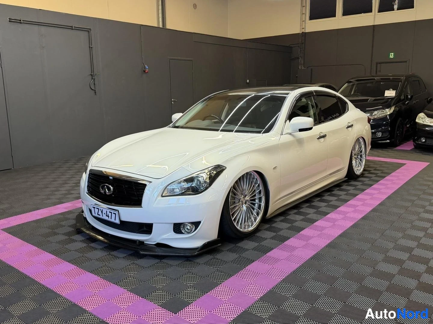 Nissan Fuga 370GT 333 hv 2013
