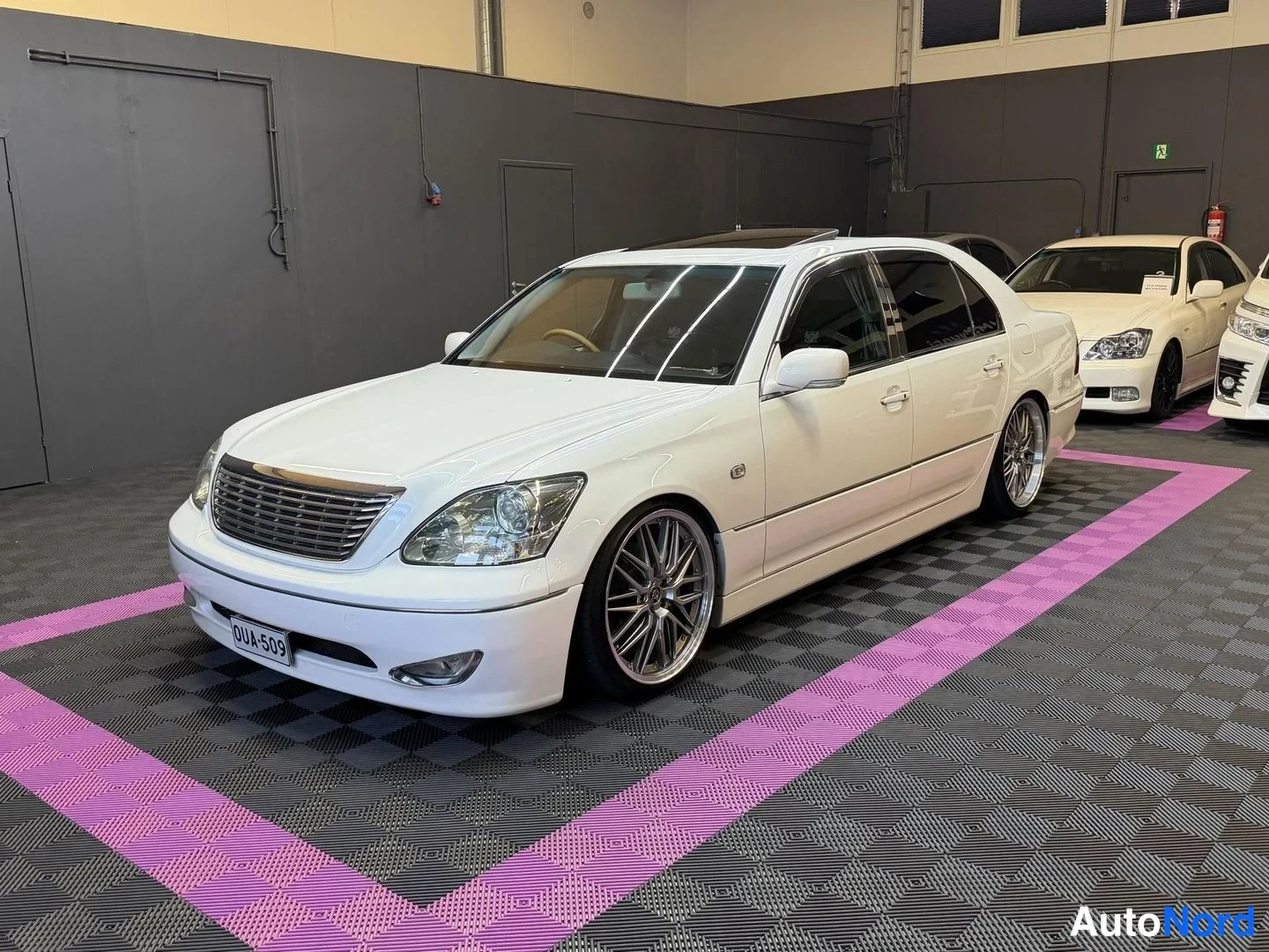 Toyota Celsior 280 hp 2003