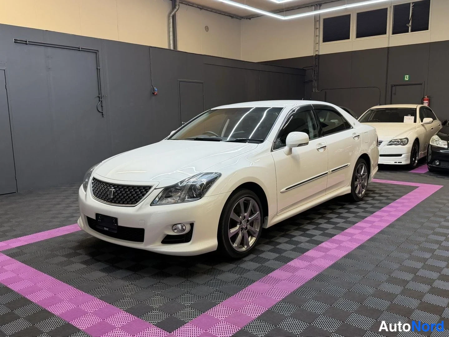 Toyota Crown Athlete - 32TKM 2008