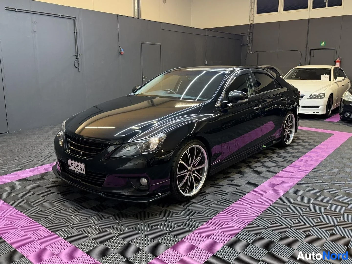 Toyota Mark X TRD 2010