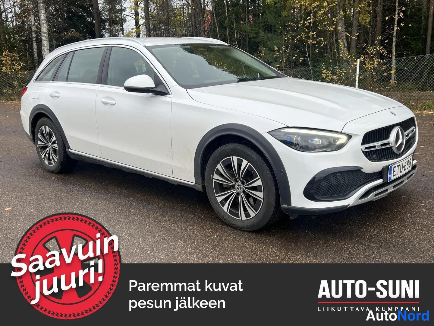 Valkoinen Mercedes-Benz C 2022, etuviisto, keula oikealle, kuva 2