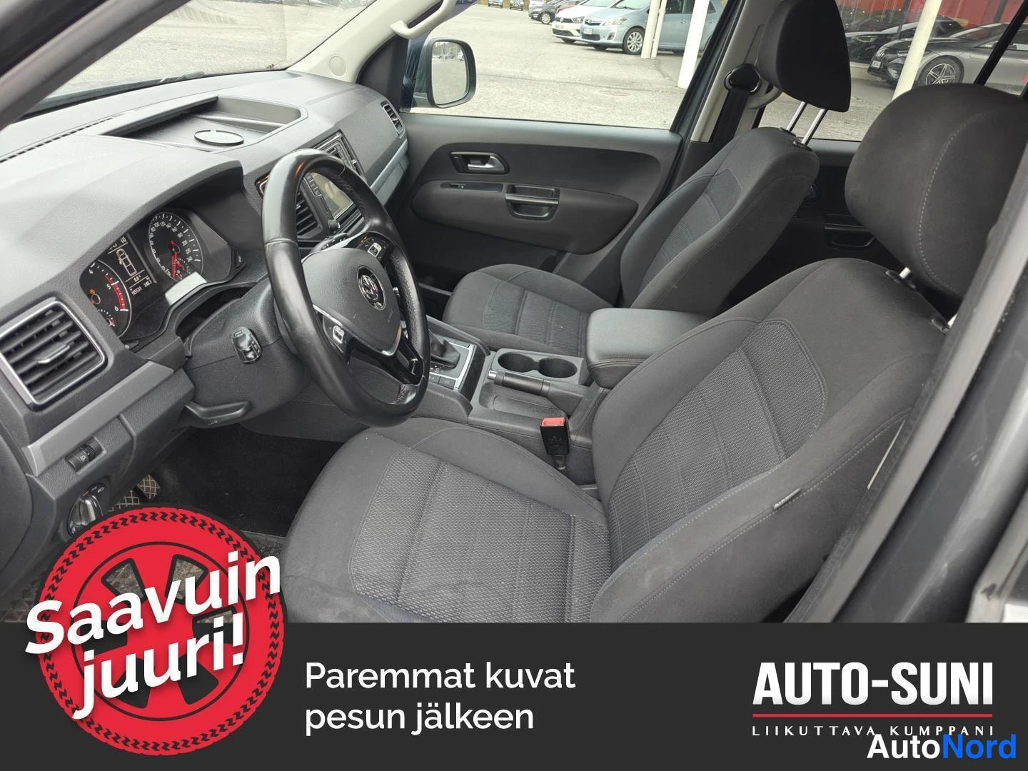 Harmaa Volkswagen Amarok 2018, ohjaamo, kuva 3