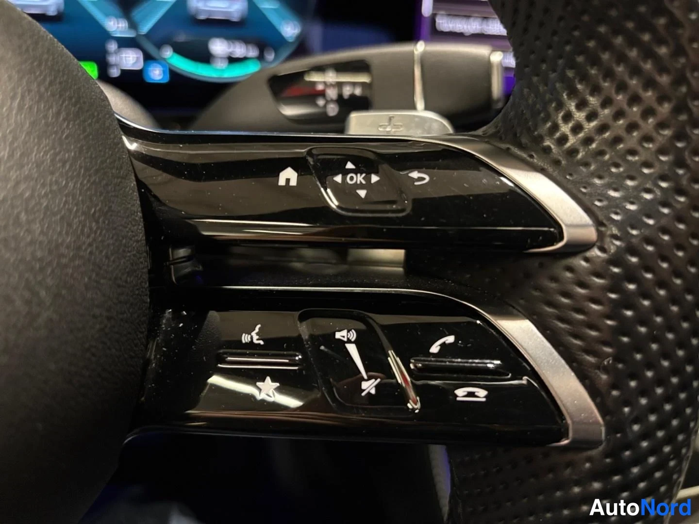 Valkoinen Mercedes-Benz E 300 e 4MATIC 2022, yksityiskohta, kuva 15