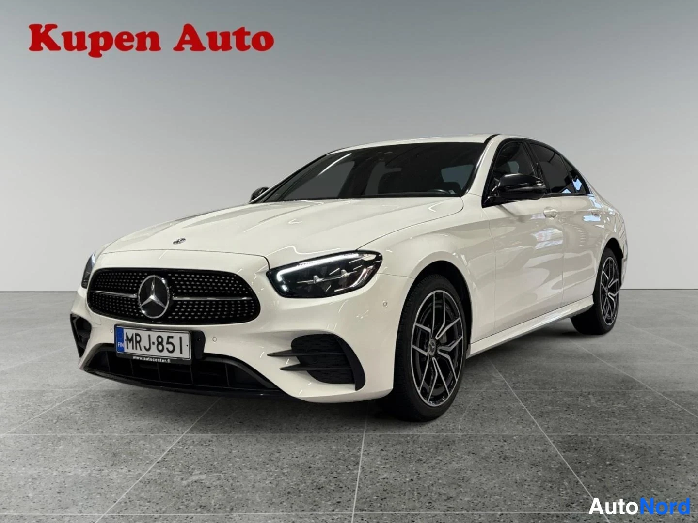 Mercedes-Benz E 300 e 4MATIC 2022
