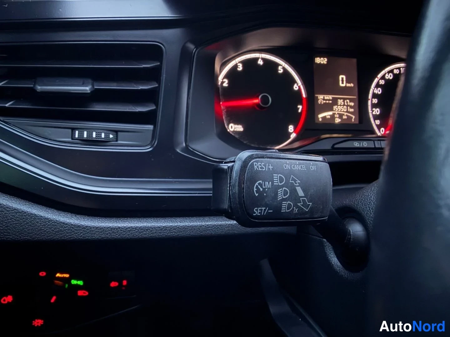 Musta Volkswagen Polo 2019, yksityiskohta, kuva 11