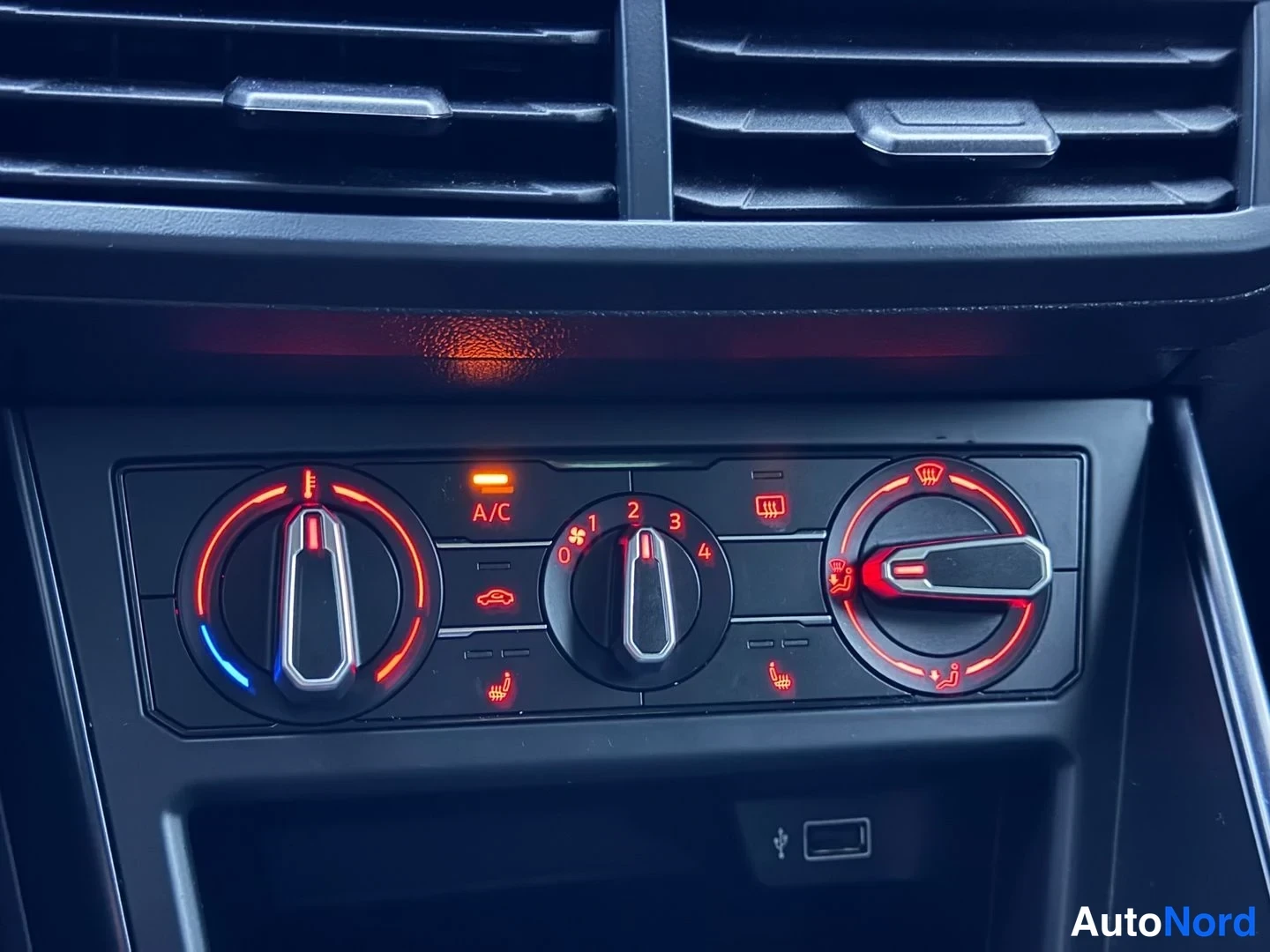Musta Volkswagen Polo 2019, yksityiskohta, kuva 12