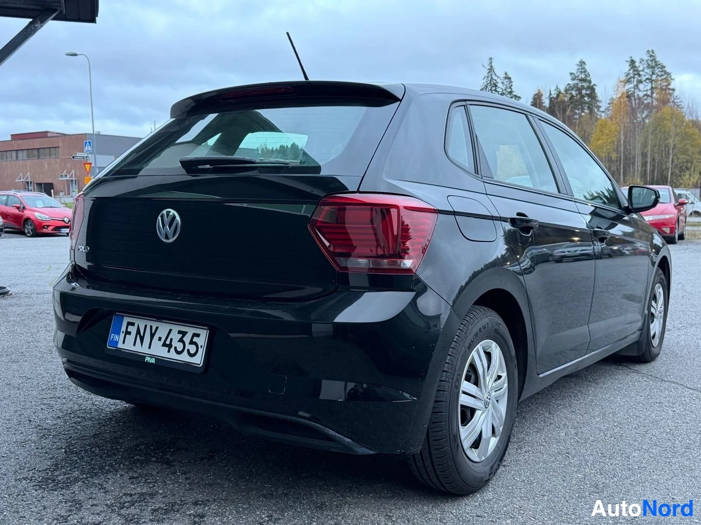 Musta Volkswagen Polo 2019, takaviisto, kuva 3