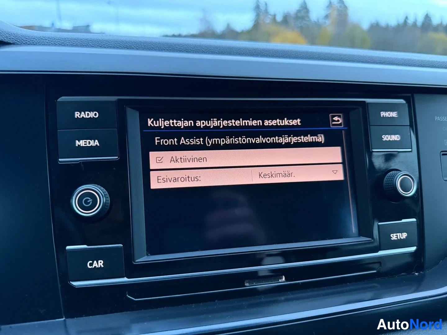Musta Volkswagen Polo 2019, yksityiskohta, kuva 10