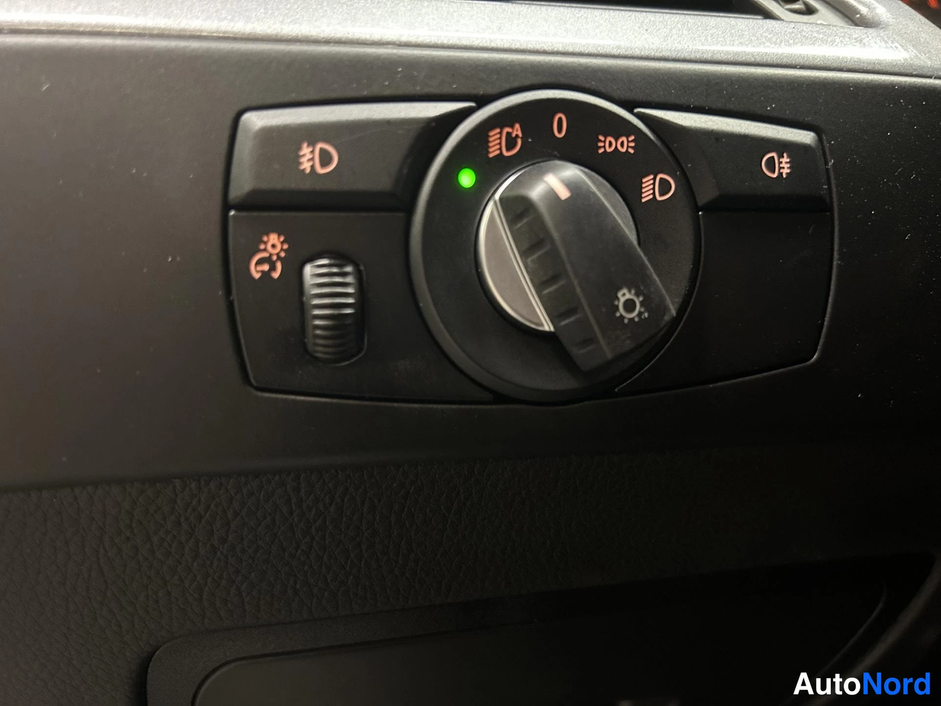 Harmaa BMW 525i xDrive 2007, yksityiskohta, kuva 17