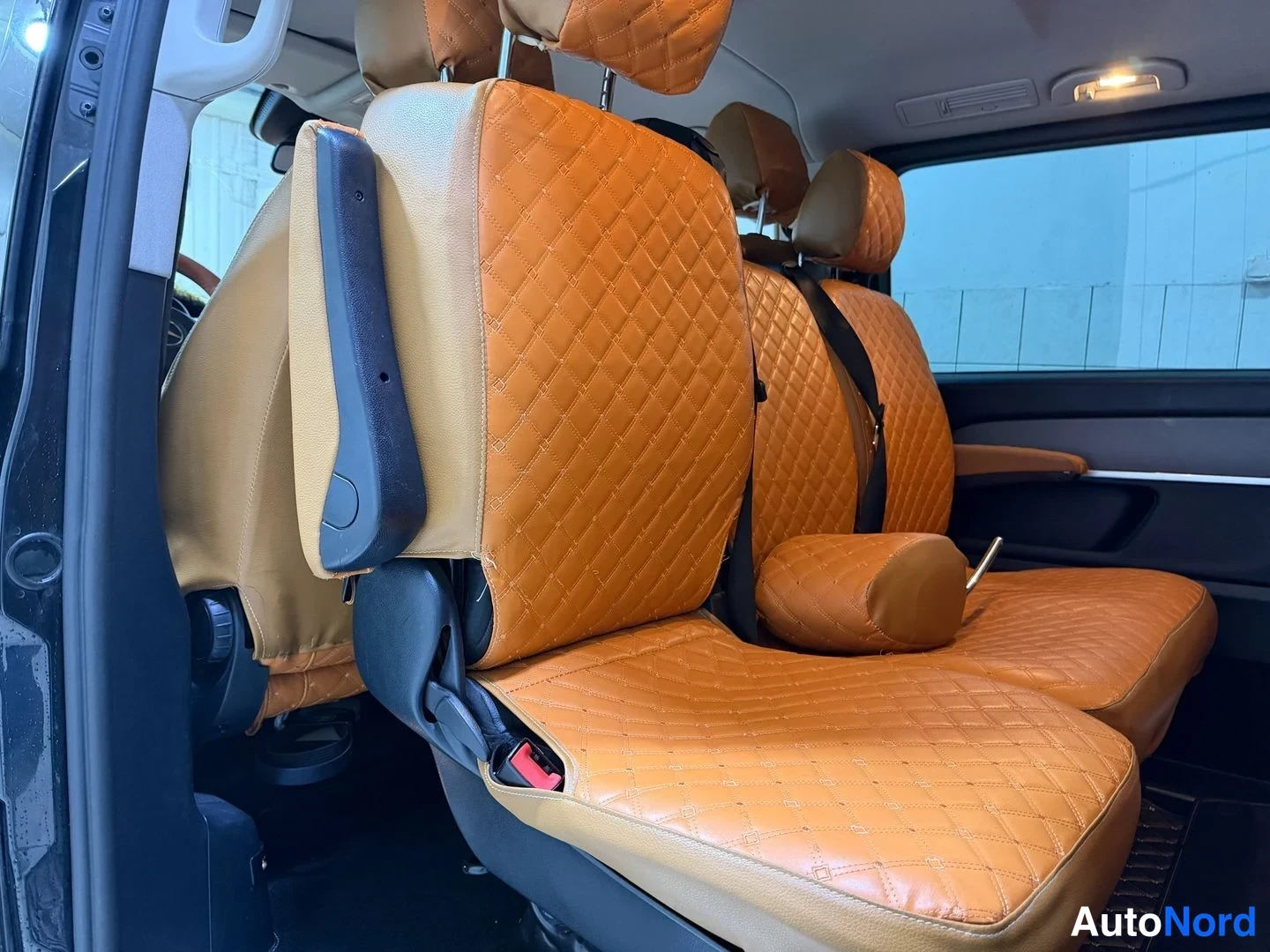 Musta Mercedes-Benz V 2018, takaistuimet, kuva 21