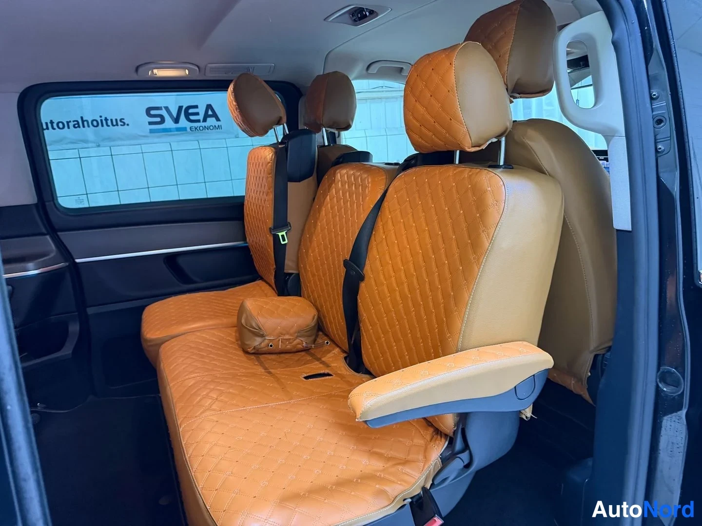 Musta Mercedes-Benz V 2018, takaistuimet, kuva 23