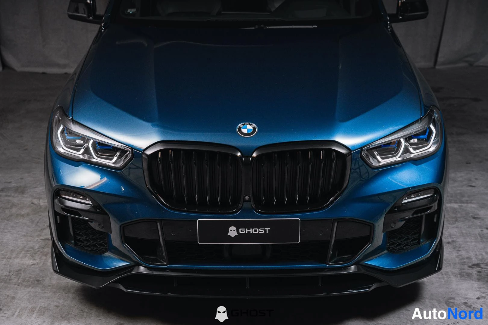 Sininen BMW X5 2020, yksityiskohta, kuva 19