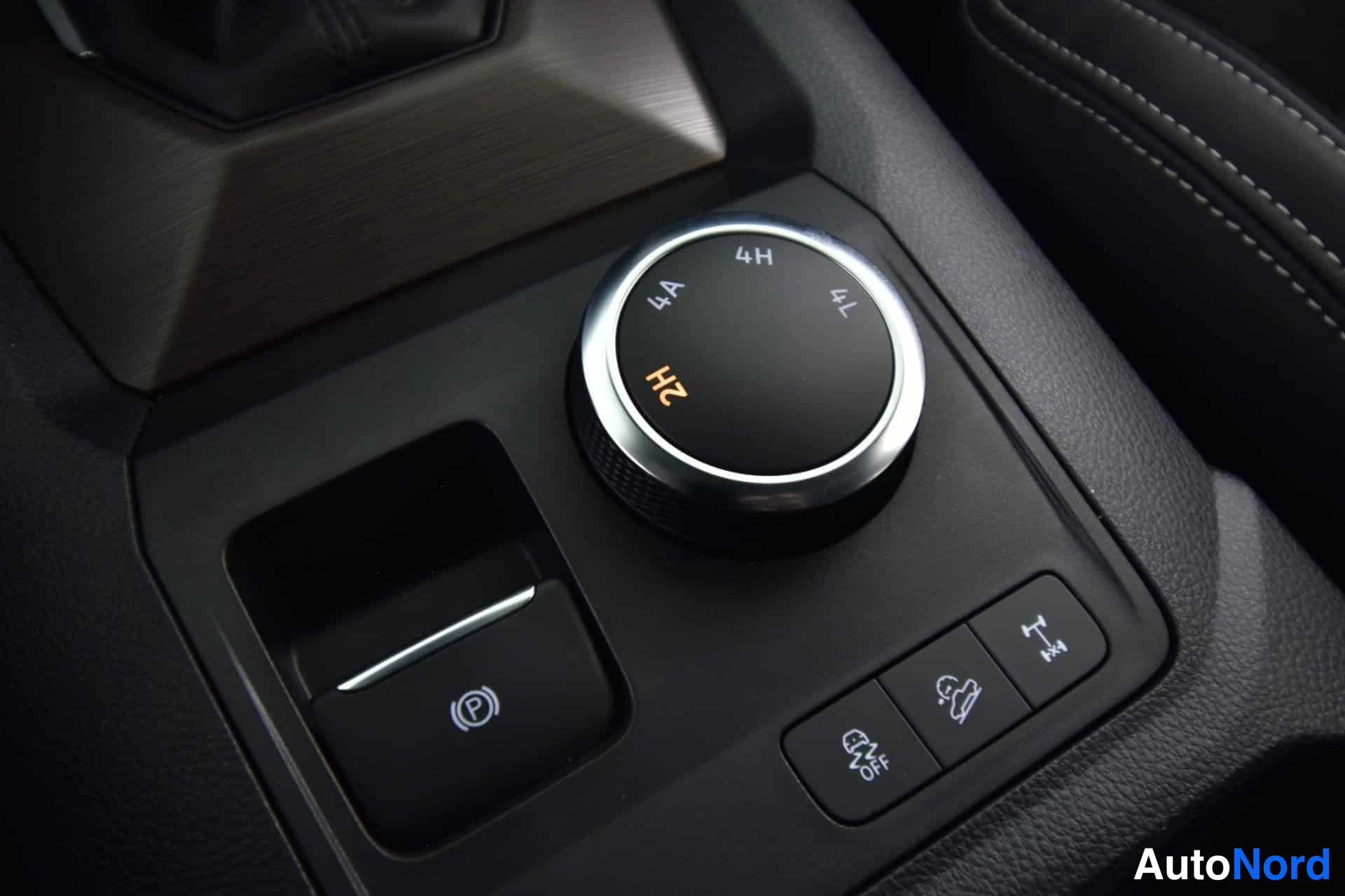 Harmaa Volkswagen Amarok 2026, yksityiskohta, kuva 17