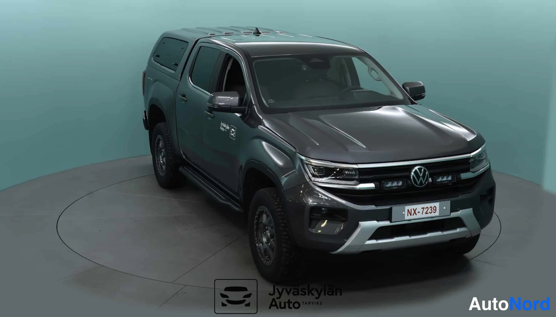 Harmaa Volkswagen Amarok 2026, etuviisto, keula oikealle, kuva 4