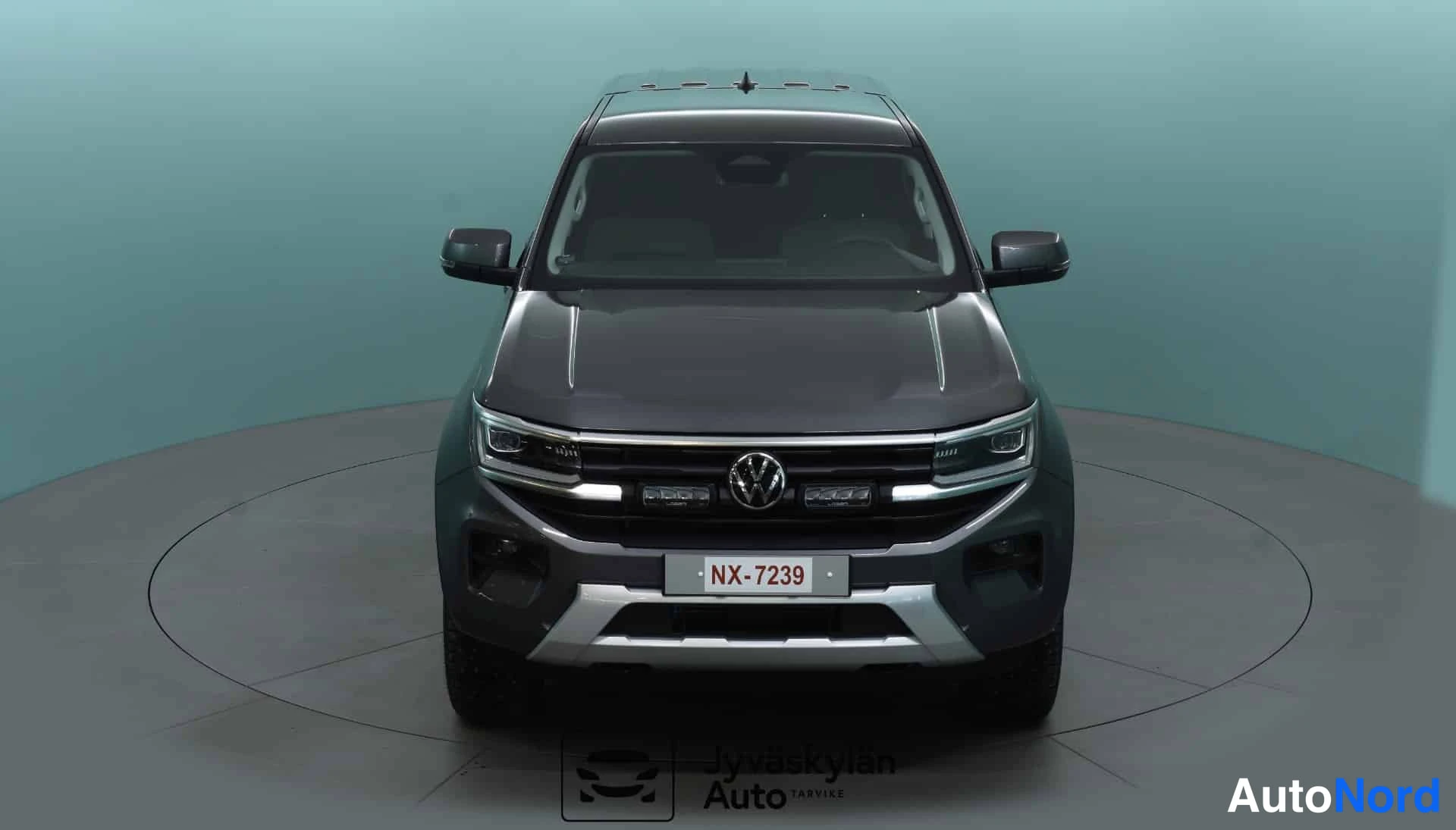 Harmaa Volkswagen Amarok 2026, edestä, kuva 5