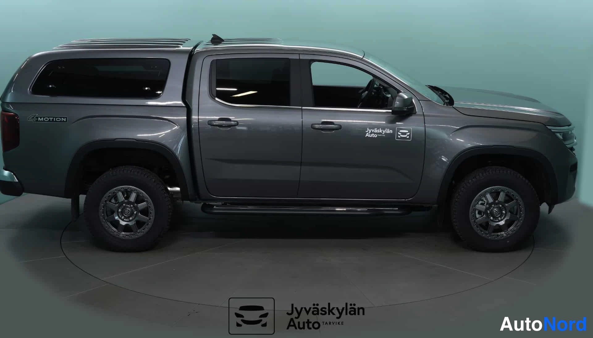Harmaa Volkswagen Amarok 2026, etuviisto, keula oikealle, kuva 3
