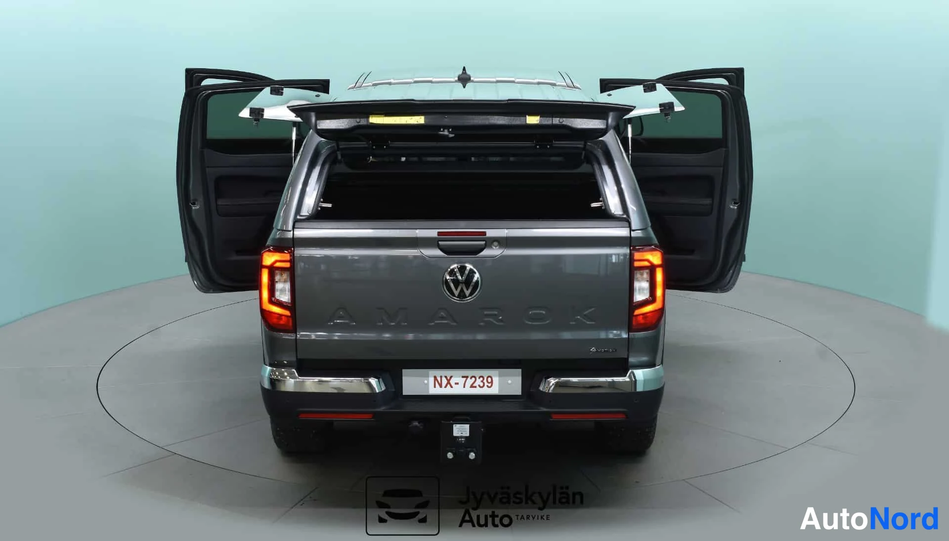 Harmaa Volkswagen Amarok 2026, takaa, kuva 11
